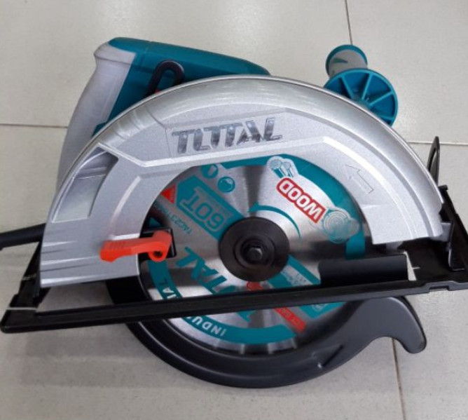 Máy cưa đĩa tròn 2200 w total ts1222356