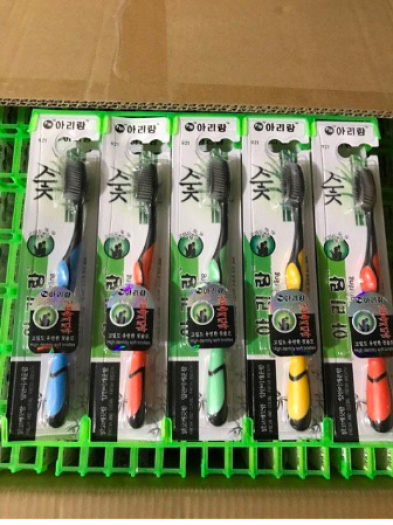 Bàn Chải Đánh Răng Bossi Than Tre Hoạt Tính Hàn Quốc