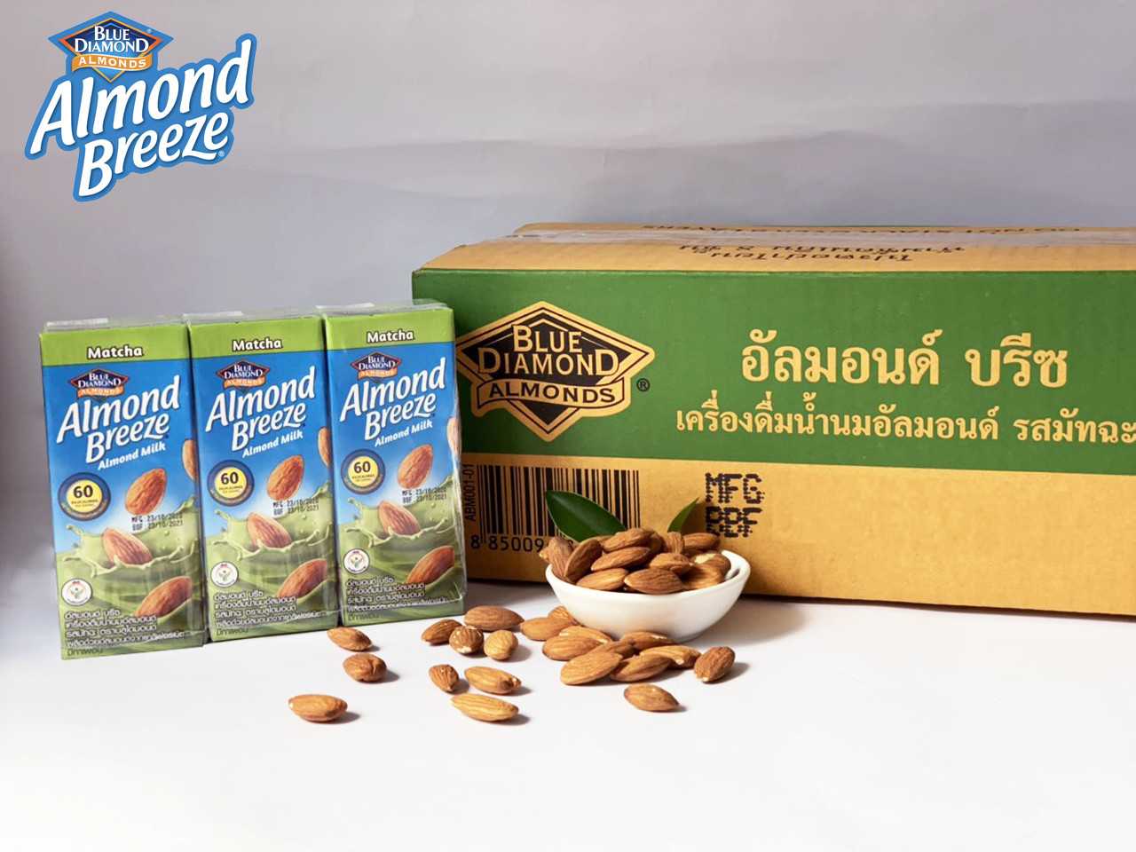 Thùng sữa hạt hạnh nhân 180ml almond breeze matcha