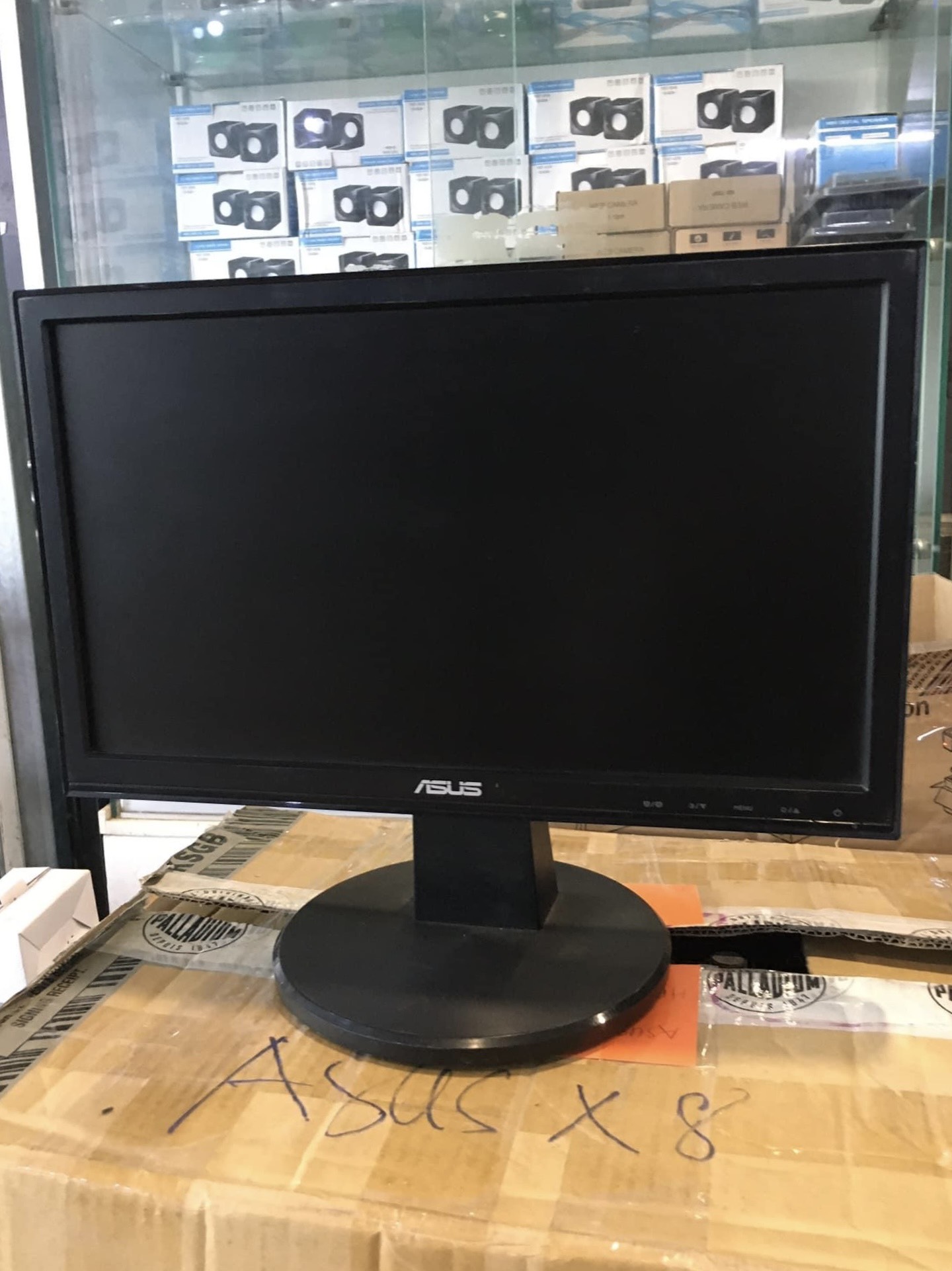 Màn hình vi tính 16inch chữ nhật độ phân giải 1360x768 hàng đẹp