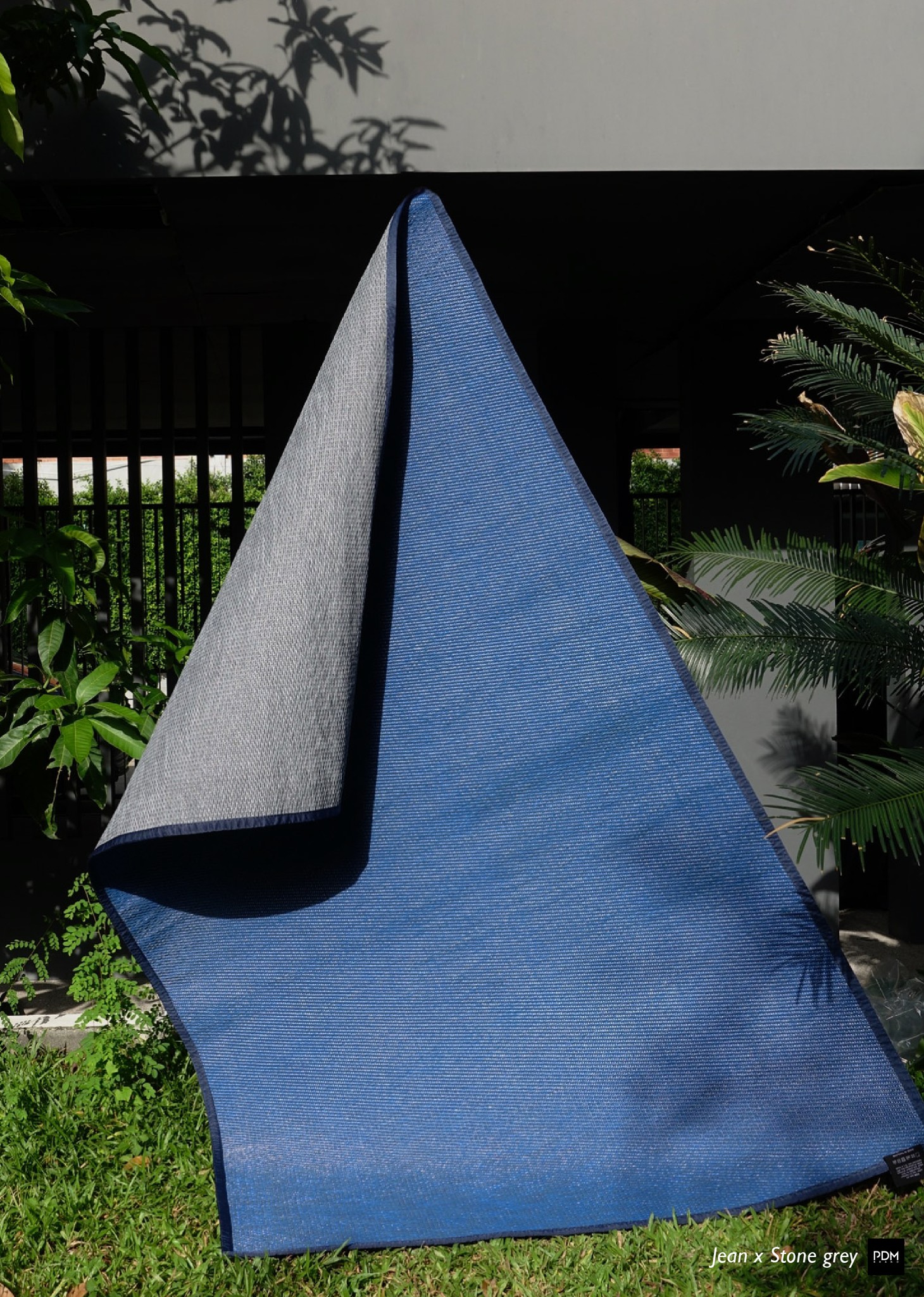 PDM เสื่ออเนกประสงค์ Ally (Jean x Stone grey) Size M 150x240 cm ราคา 2,200 บาท*ส่งฟรี