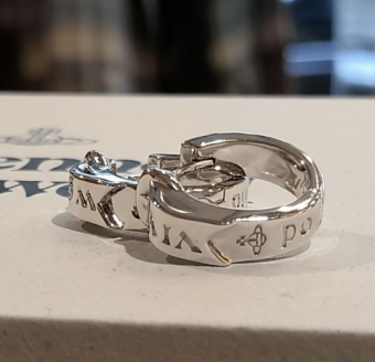 Vivienne Westwood Saturn 925 mạ bạc kim bạc vòng tròn bông tai màu bạc