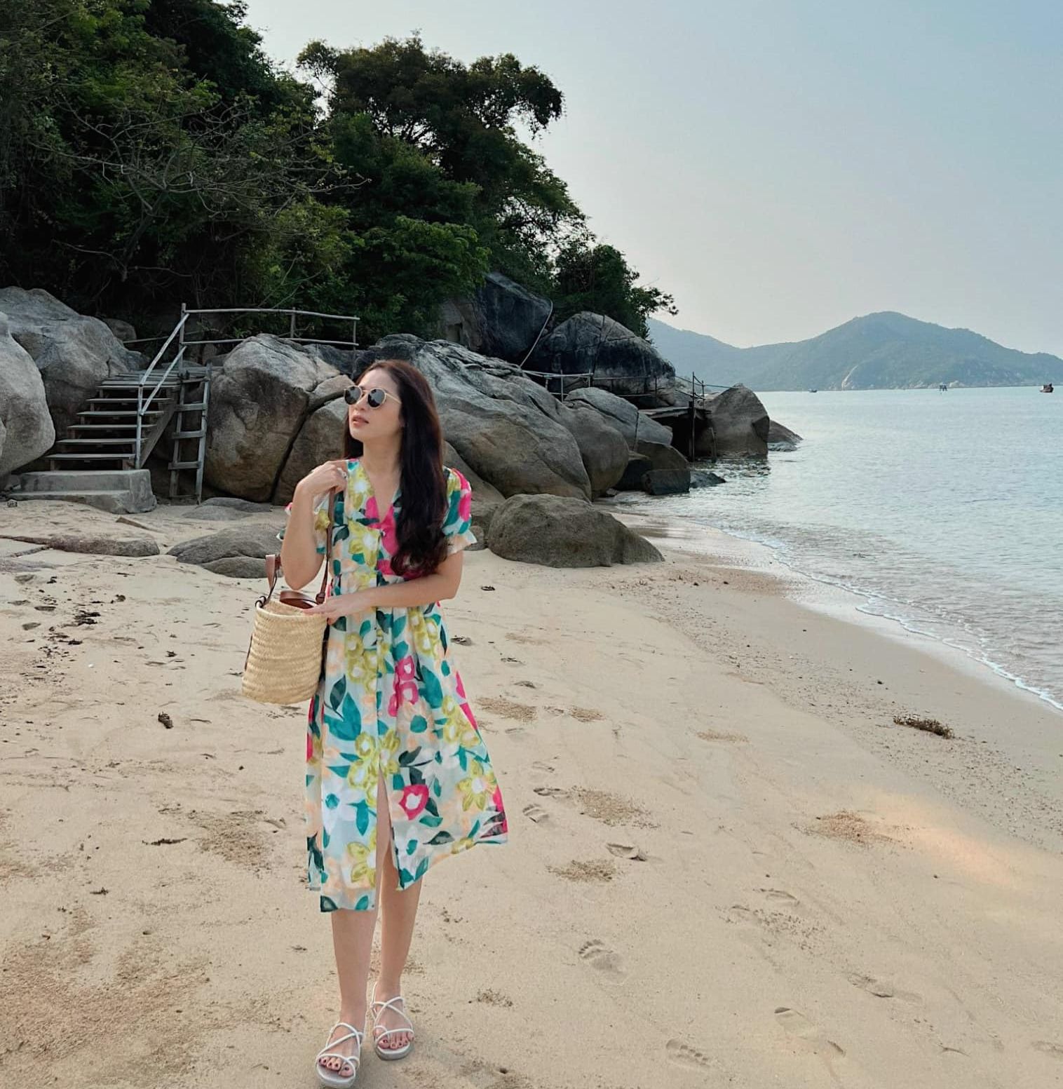Mya - đầm hoa lá có lớp lót nút viền bọc