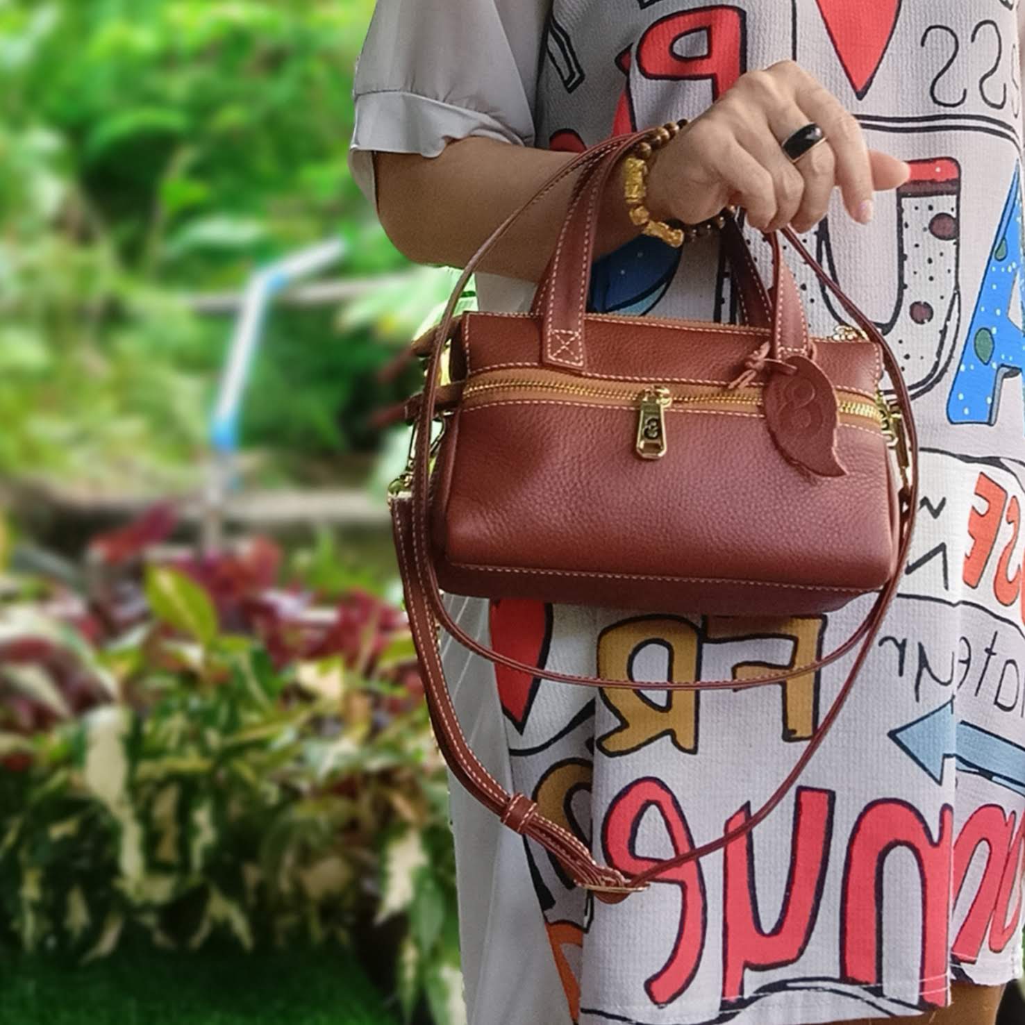 GPBAGS กระเป๋าหนังหนังชามัวส์ N262-05 กระเป๋าสะพาย กระเป๋าถือหนังแท้ สายถอดได้ ราคา 1,490 บาท*ส่งฟรี