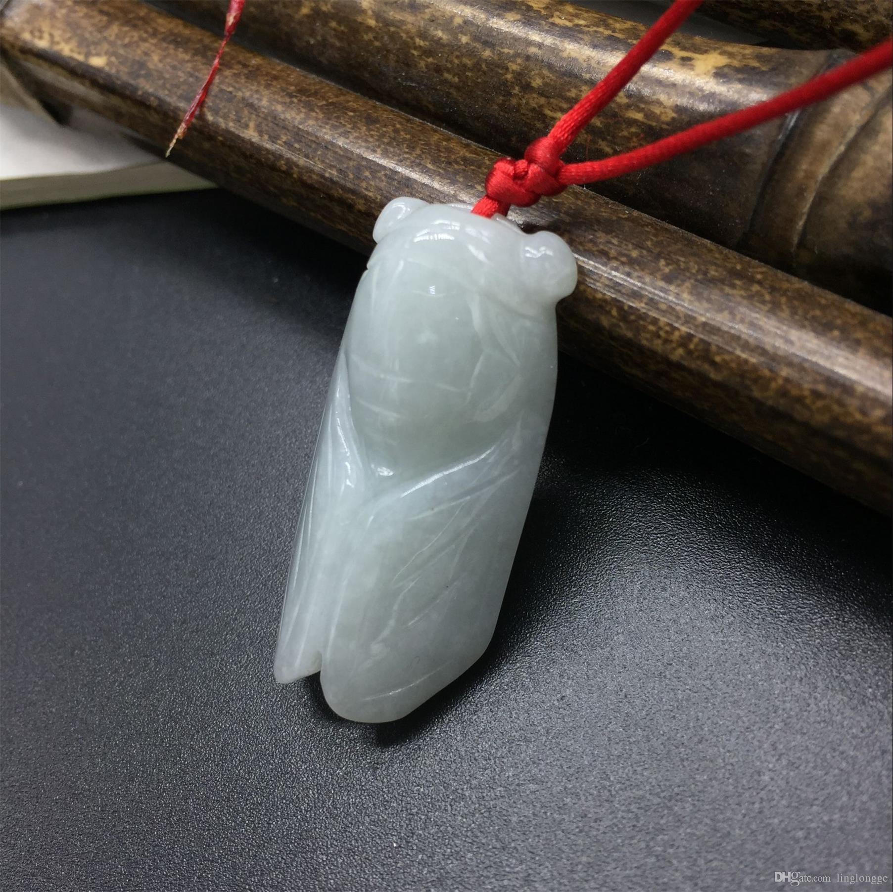 [HCM]Mặt dây chuyền ve sầu bạch ngọc thiên nhiên  - xưởng buôn đá phong thủy Huỳnh Đào