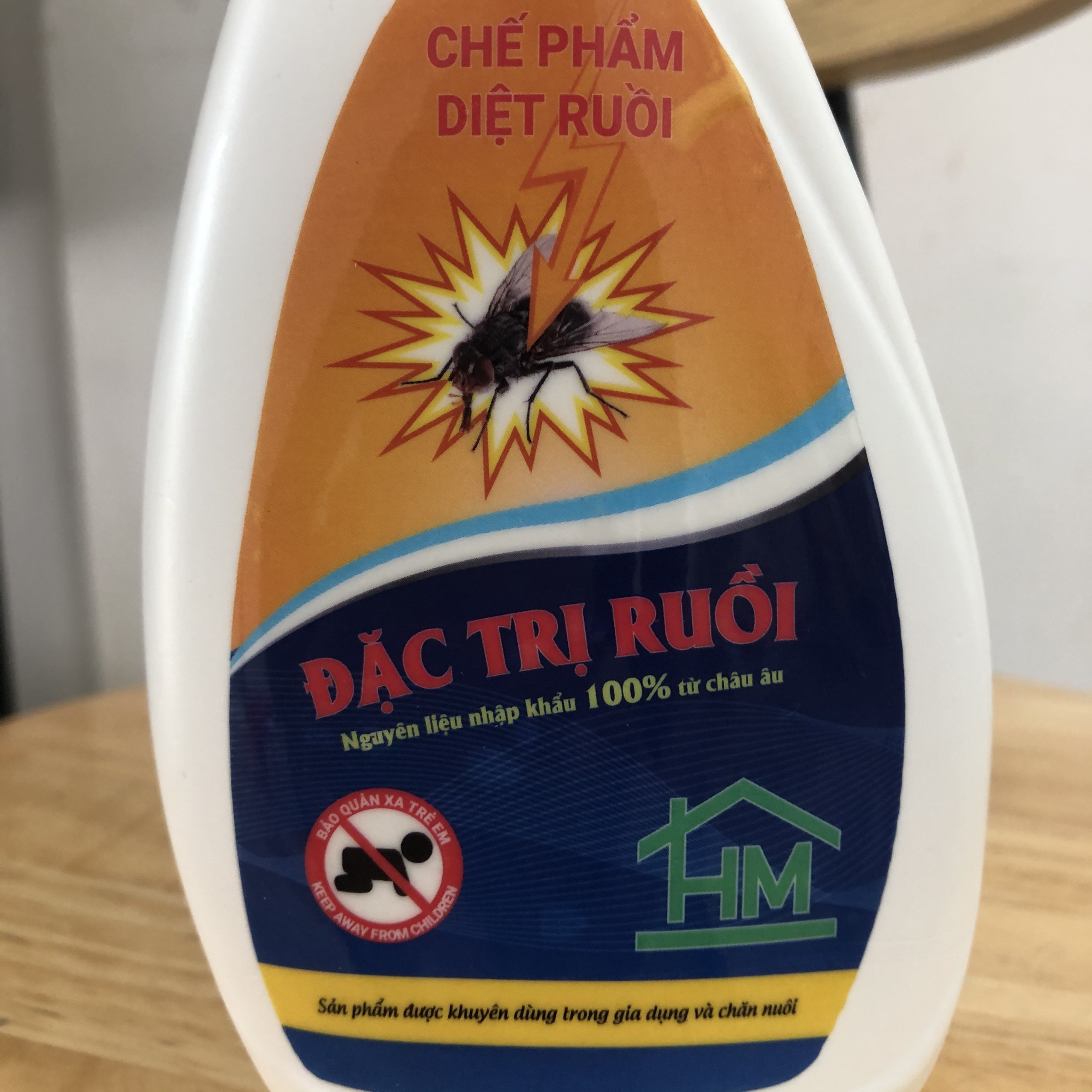 Thuốc diệt ruồi trong nhà, quán ăn, nhà hàng, khu vực bếp, quầy thực phẩm; Đặc hiệu diệt ruồi nhà, ruồi xanh, ruồi giấm, ruồi cánh bướm; Chai 350ml