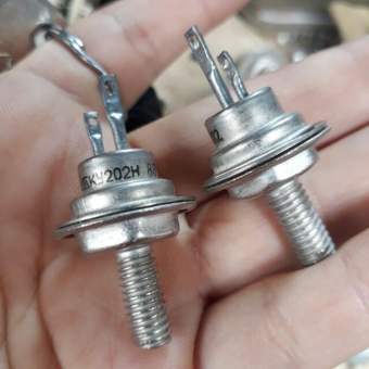 Đi Ốt Khiển 202H giá 4 con