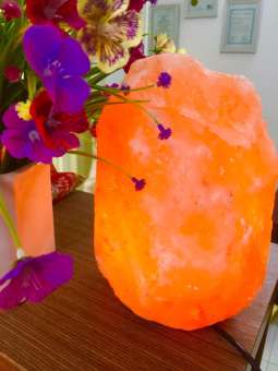 Đèn đá muối Himalaya cao cấp trọng lượng 3-4kg - Thanh lọc không khí - mang tài lộc đến nhà bạn!