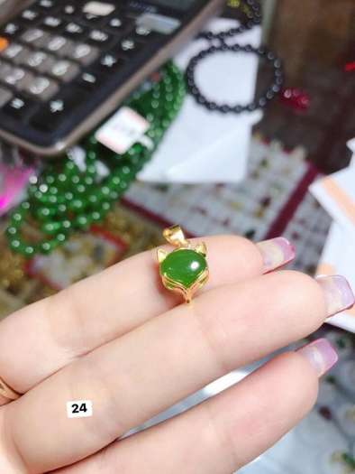 Bộ trang sức vàng tây mặt hồ ly ngọc bích tự nhiên