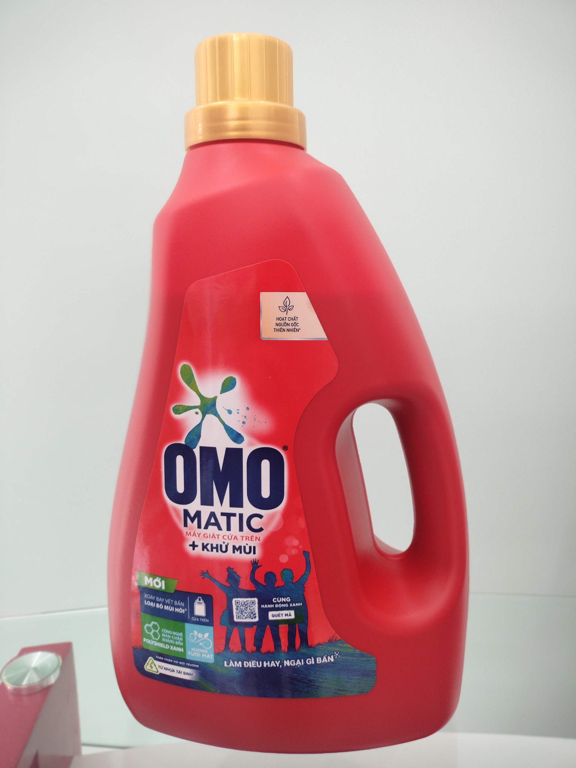 Nước giặt omo matic khử mùi