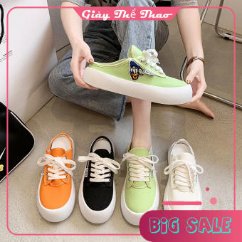 Giày nữ, giày sục nữ đế bánh mì hình vịt cực cute. Chất liệu mềm, đi êm chân. Kiểu dáng năng động, đáng yêu