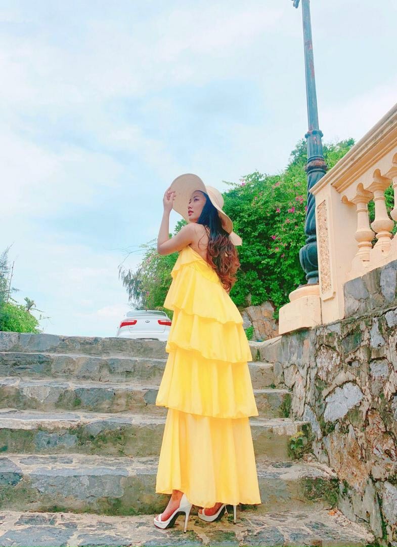 Hot đầm maxi tầng hoa gắn lưng công chúa siêu cá tính
