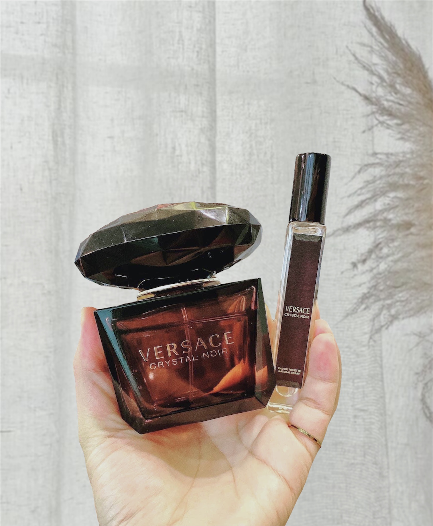 Versace crystal noir nước hoa nữ chính mùi hương hoa cỏ cổ điển nuochoanu.vn vs05