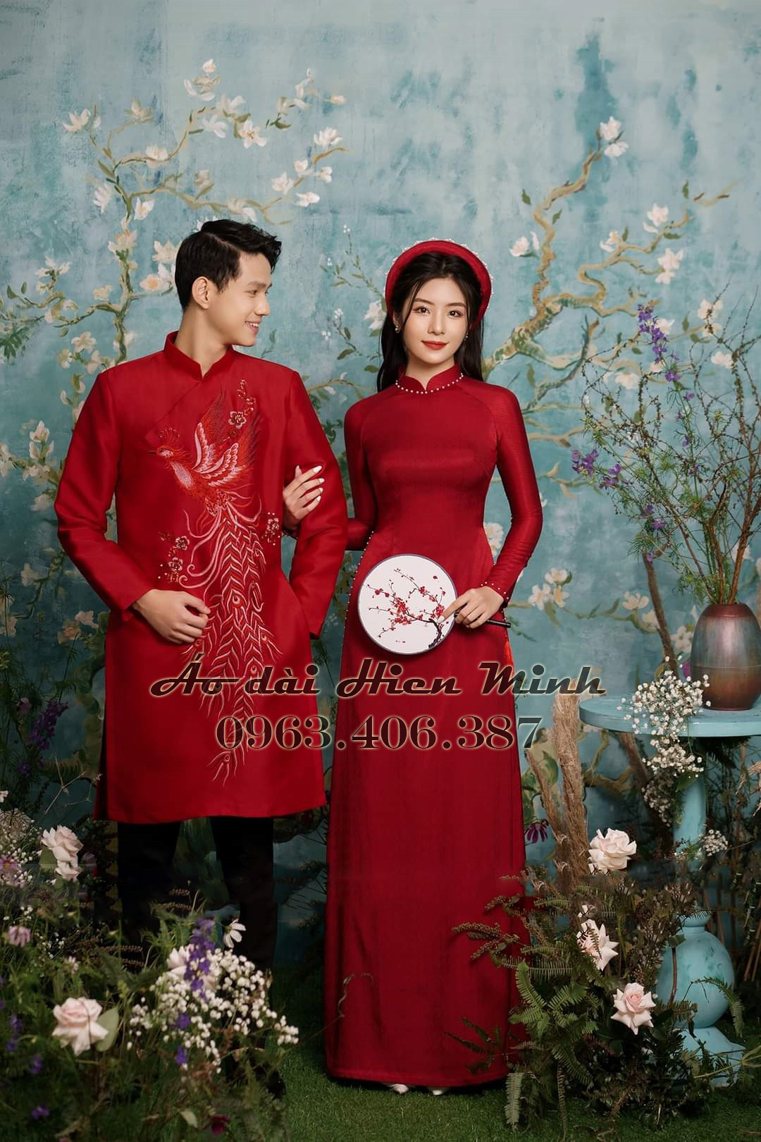 Áo dài cưới cặp đôi màu đỏ đơn giản