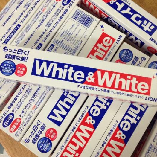 Kem Đánh Răng White White Nhật Bản