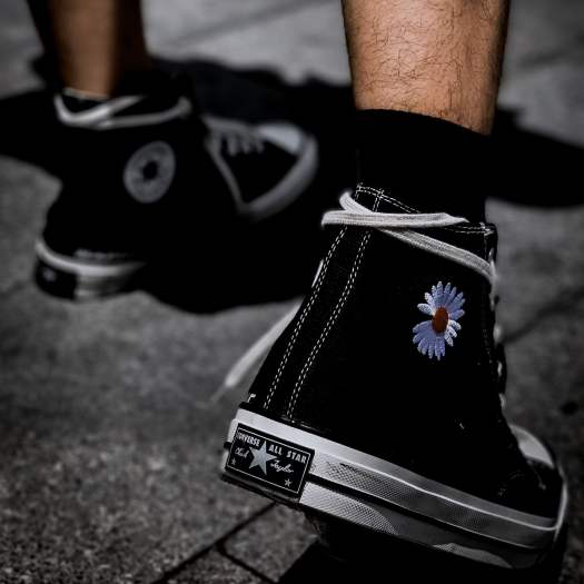 Giày Converse Hoa Cúc Peaceminusone Cổ Cao Màu Đen Cá Tính
