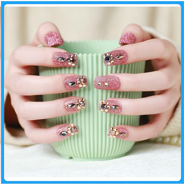 Hộp 24 Móng tay giả , nail giả , móng giả A51 (keo sẵn sau các ngón tay)