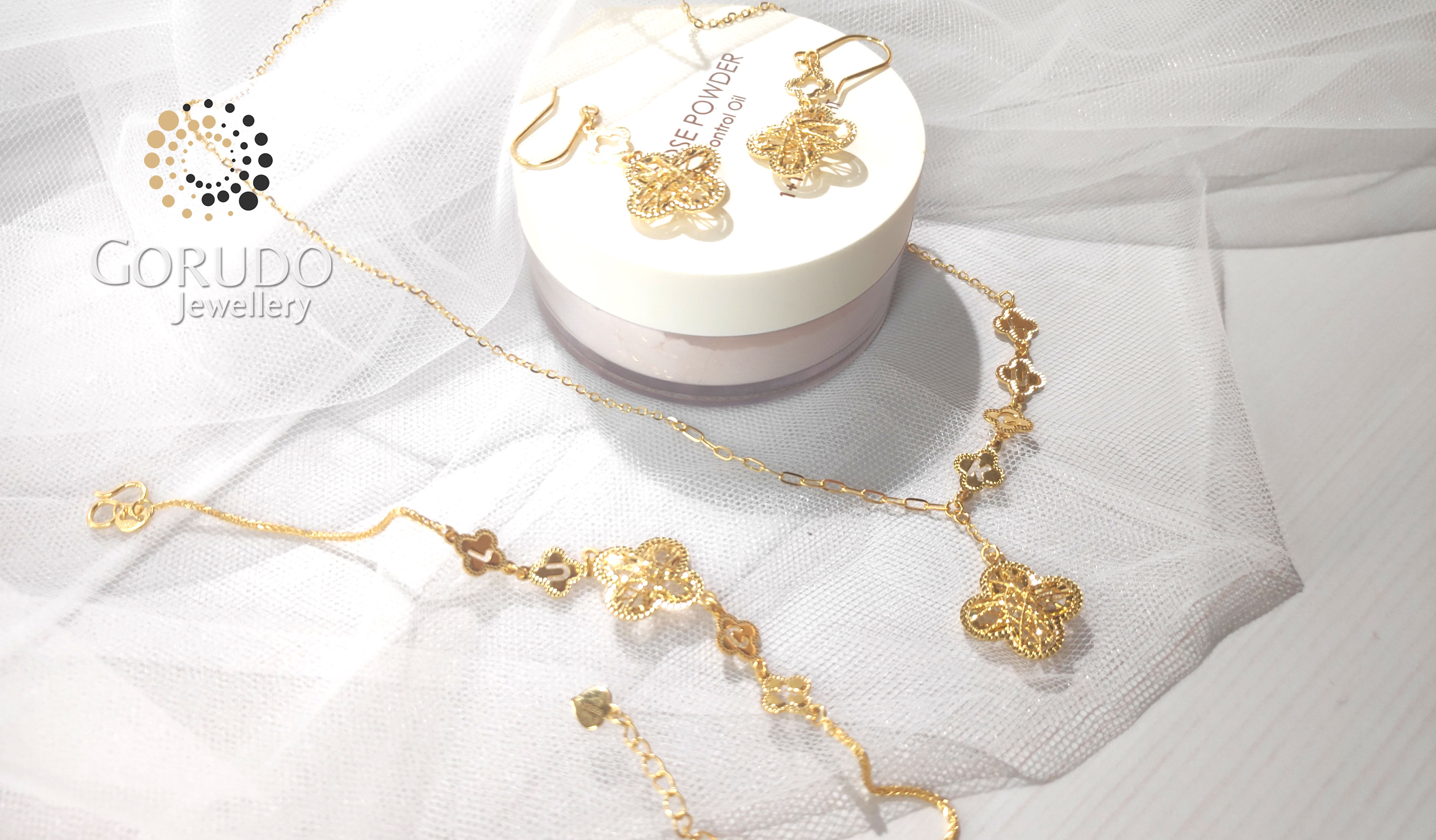 Liontin Daun Cengkeh Keberuntungan dari Emas Murni 999 dari Gorudo Jewellery dengan Gelang dan Anting Rantai (Set Perhiasan)