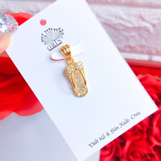 Mặt dây chuyền nữ hình chiếc dép cài nơ đính đá thiết kế cao cấp Orin D4992 - Long Tien