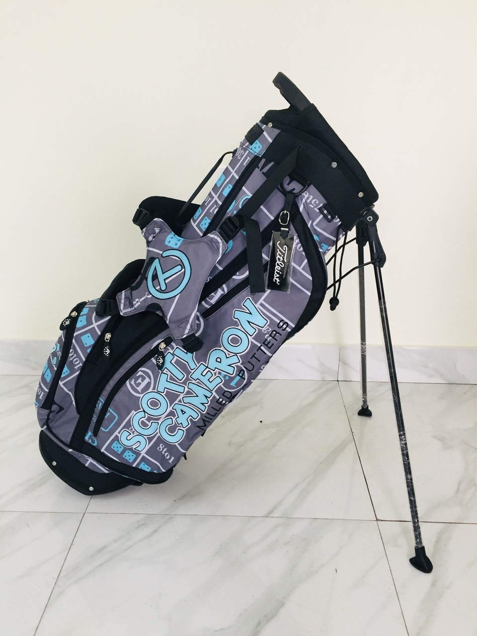 Túi đựng gậy Golf chân chống thời trang- túi gậy golf Titliest