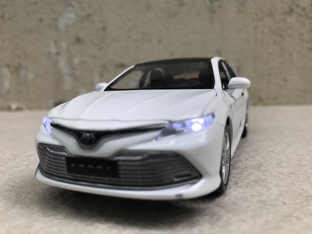 Mô hình xe ô tô TOYOTA CAMRY 2020 - 1 32