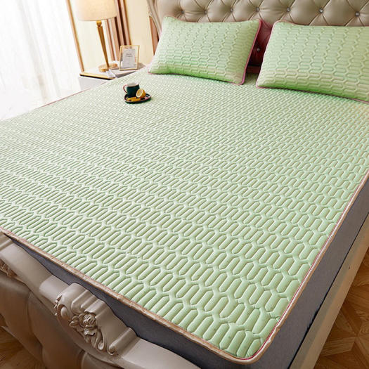 Ga trải giường chiếu điều hòa cao cấp và hai vỏ gối cao su non siêu êm mát mùa hè ấm mùa đông