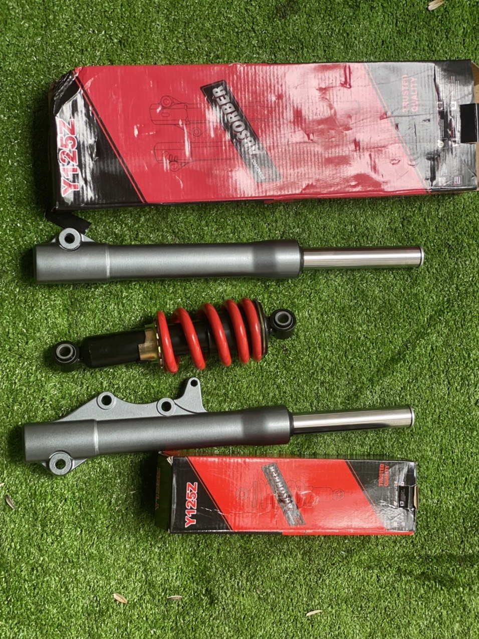 Phuộc trước phuộc sau xe yaz 5xk.