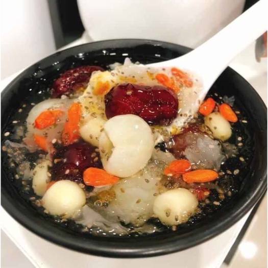 Chè Dưỡng Nhan cao cấp (Nguyên liệu tuỳ chọn) - (Long Nhãn, Táo Đỏ, Kỷ Tử, Tuyến Yến, Nhựa Đào, Nấm Tuyết, Bồ Mễ, Hạt Sen, Đông Trùng Hạ Thảo) - Hương Thảo Mộc