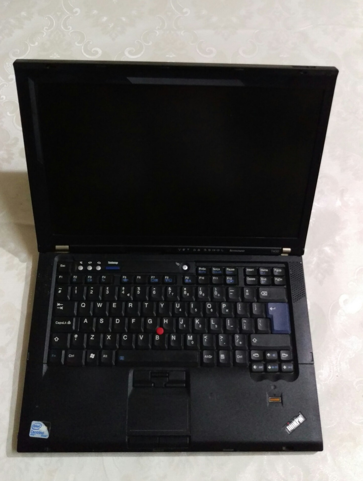 Laptop lenovo thinkpad / intel pentium p8600 2.4ghz / ram 2g / ổ cứng hdd 250g / màn hình 14 inch hd / tặng kèm chuột và lót chuột