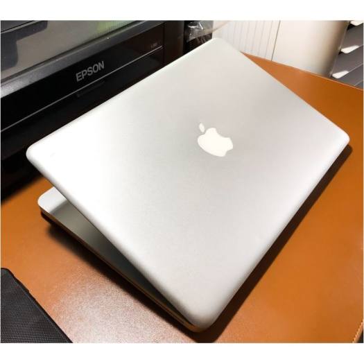 Macbook Pro Vỏ Nhôm mid 2010 8Gb Ram, SSD 128Gb , Logo+phím led Cực Đẹp Sang Chảnh
