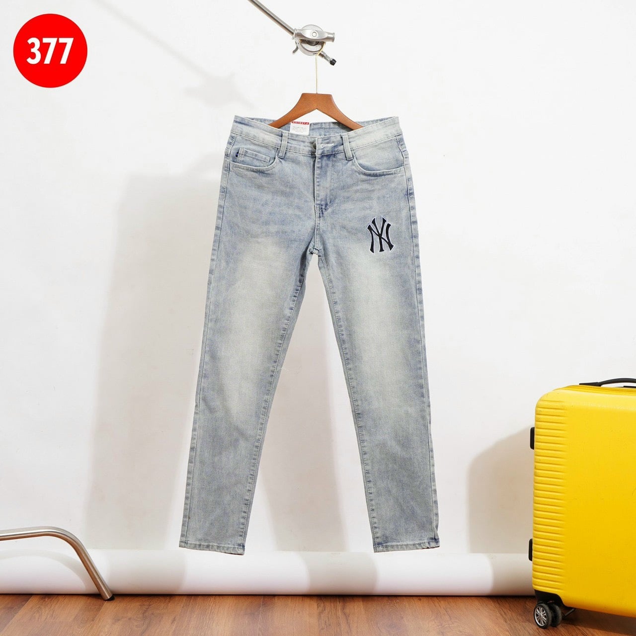 Quần Jean, Quần Bò Nam Thêu Logo Chất Vải Jean Dày Dặn Mang Đến Cảm Giác Thoải Mái [CÓ ẢNH THẬT]