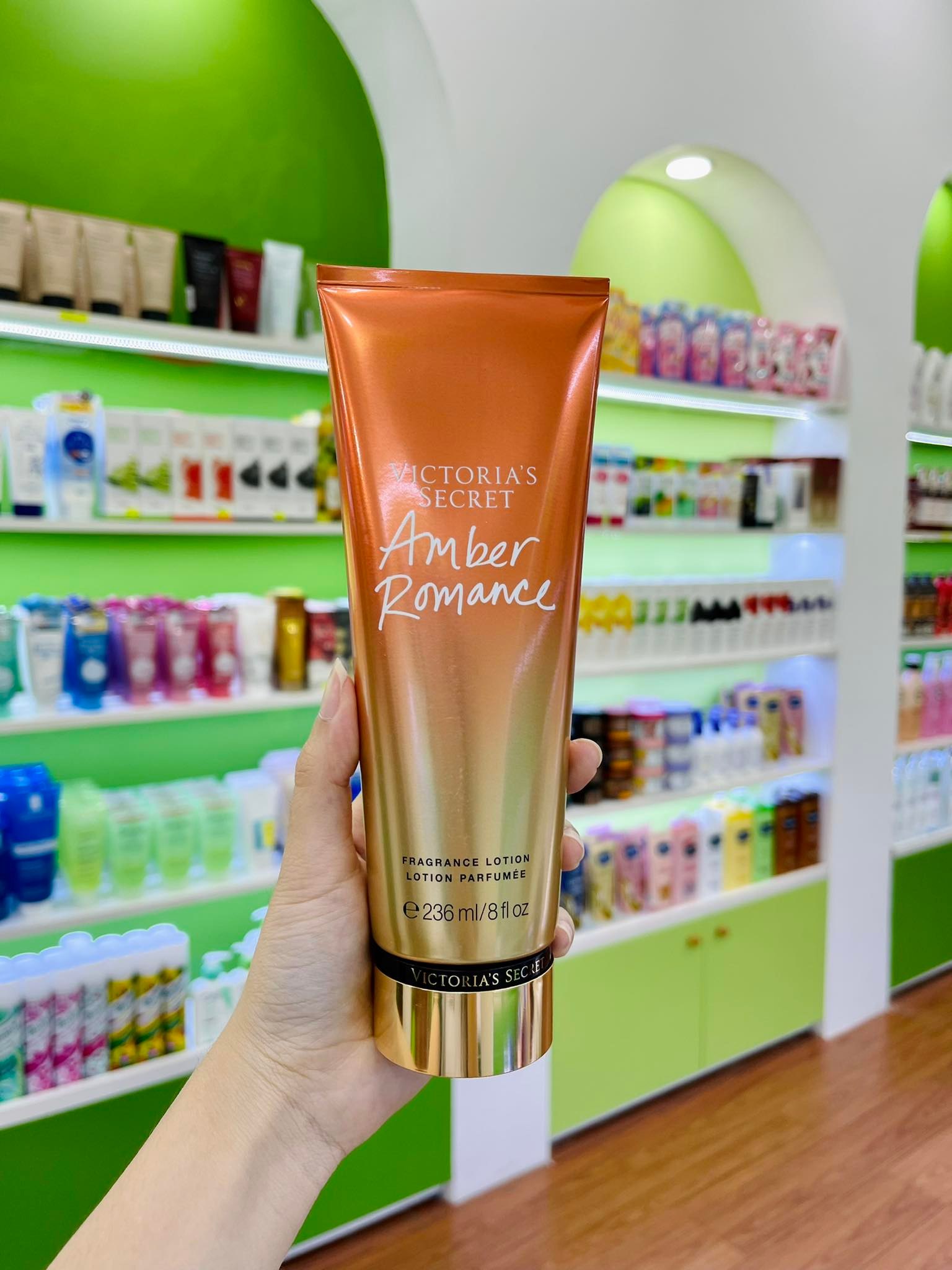 Dưỡng Thể Victoria’s Secret Fragrance Lotion Amber Romance (236ml)
