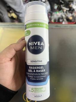 Bọt Cạo Râu Dành Cho Da Nhạy Cảm Nivea Men Sensitive 200ml