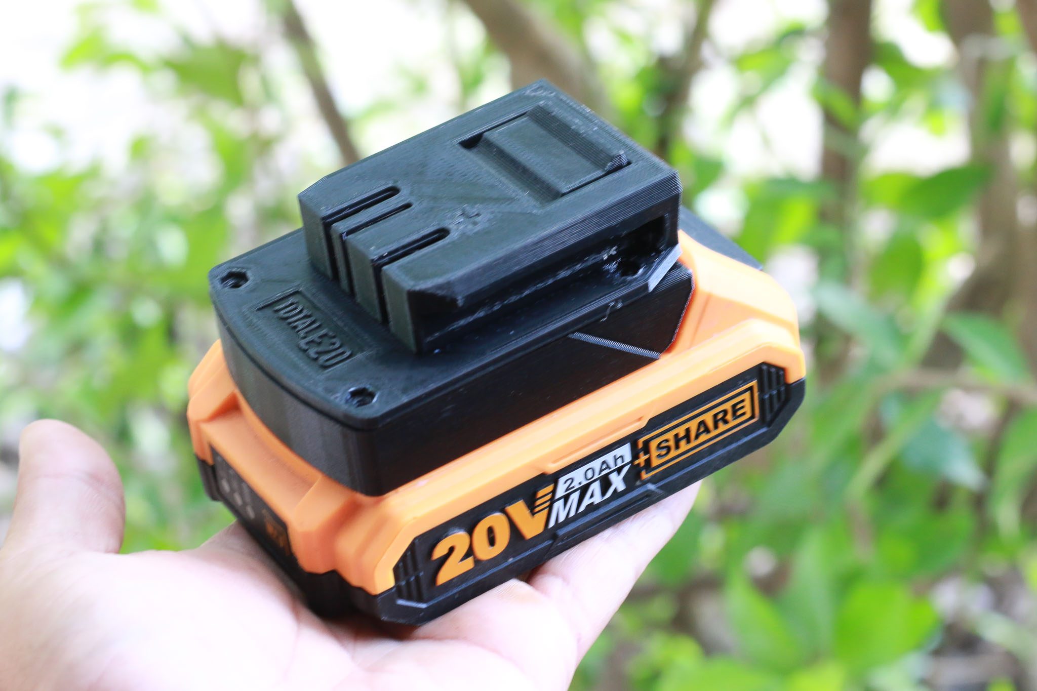Đế chuyển pin ingco total p20s 20v max share cho máy total e20