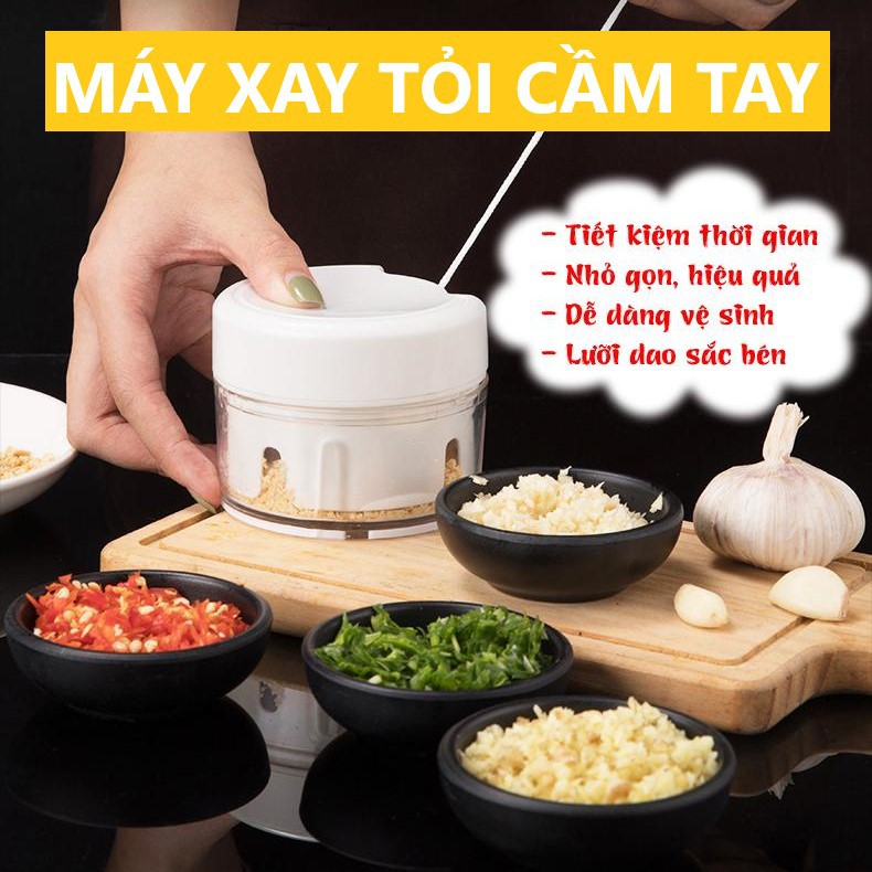 Máy xay tỏi ớt đa năng cầm tay mini kéo bằng tay, cối xay tỏi ớt, dụng cụ xay tỏi ớt ,xay tỏi ớt thế hệ mới, dụng cụ xay tỏi, ớt, rau, củ quả đa năng giúp chị em xay tỏi, ớt, rau, củ, quả, thịt, cá một cách dễ dàng.