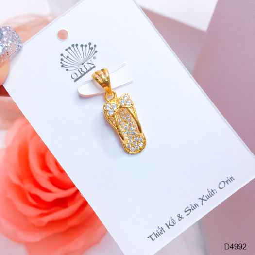 Mặt dây chuyền nữ hình chiếc dép cài nơ đính đá thiết kế cao cấp Orin D4992 - Long Tien