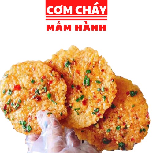Ăn vặt - cơm cháy mắm hành thơm ngon cay giòn giụm. gói 3 bánh
