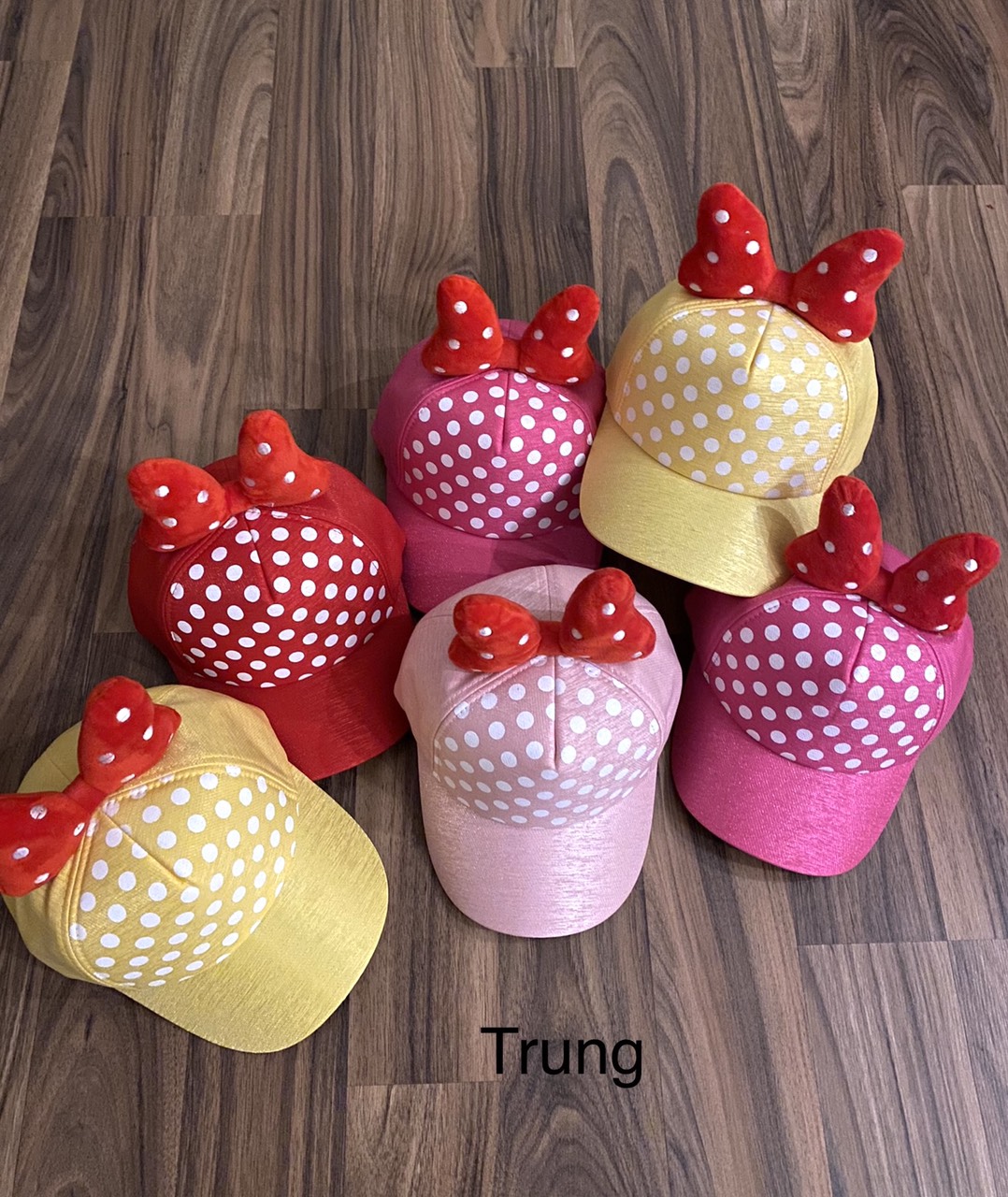 Mũ nón kết kitty nơ thêu chấm bi cho bé gái từ 5 tuổi - vải lụa cao cấp