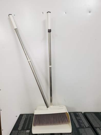 ETM465 – Bộ chổi quét nhà Lock&Lock, cây chổi 28x83cm, dụng cụ hốt 24.5x26x95cm