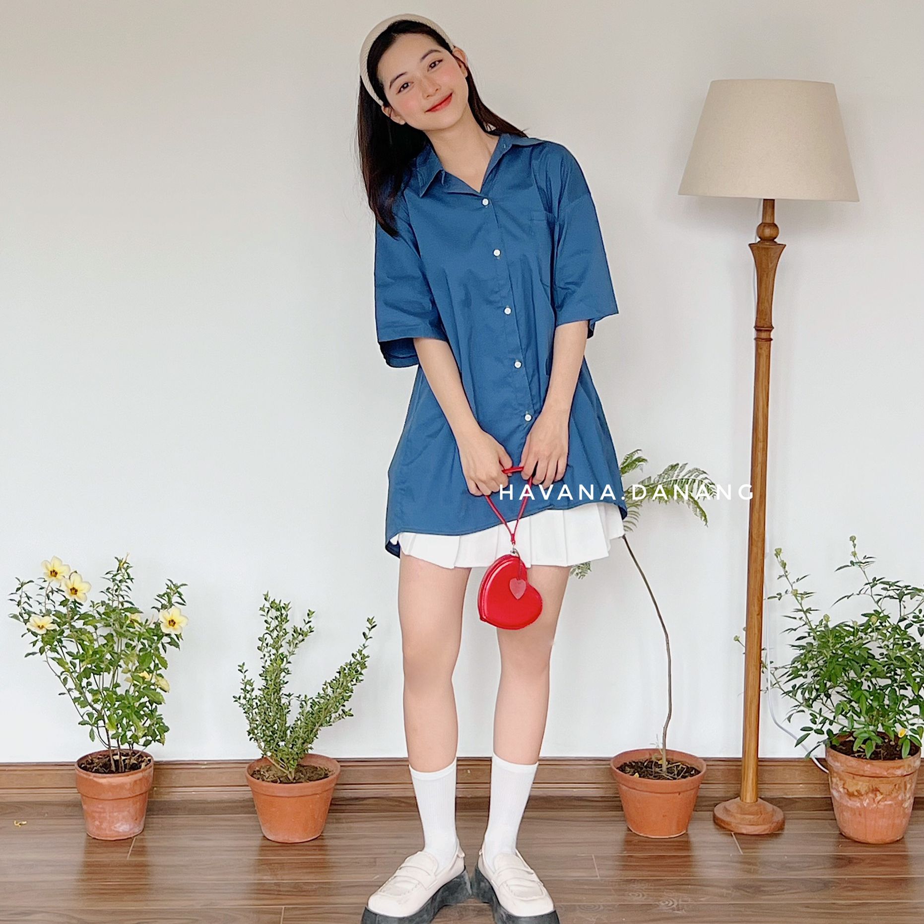 Áo sơ mi cộc tay trơn vạt xẻ tà