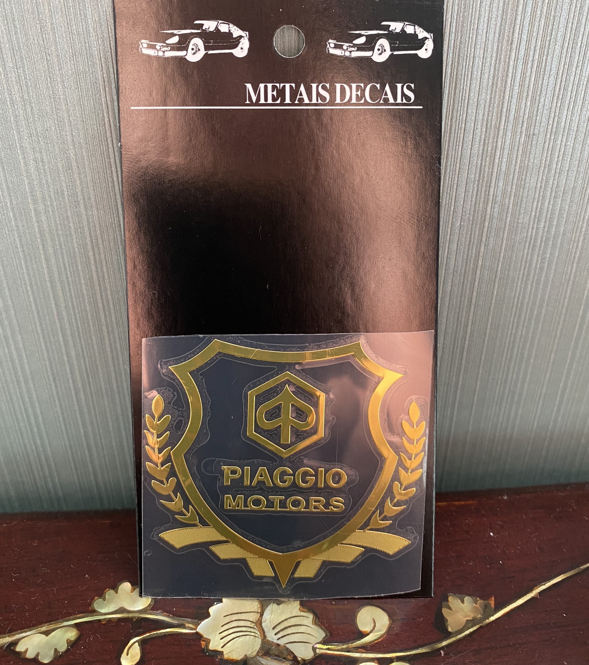 Logo VIP xe Piaggio, Vespa, Beverly, Medley, Liberty, Zip, Fly... bằng kim loại mạ vàng gold dành cho xe máy