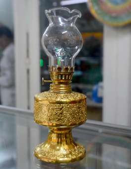 Đèn dầu sứ kim sa vàng cao 18cm