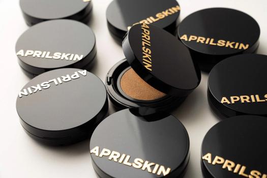 Phấn Nước Aprilskin Kiềm Dầu, Che Phủ Hoàn Hảo April Skin Black Magic Snow Cushion 15g - Vỏ Đen