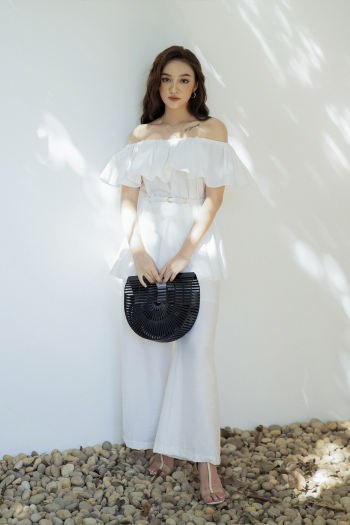 Her 25 - Áo trễ vai bèo trắng