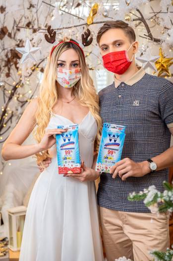 Khẩu trang Wakamono Người Lớn phiên bản Giáng Sinh 4 Lớp (Hộp 10 chiếc)