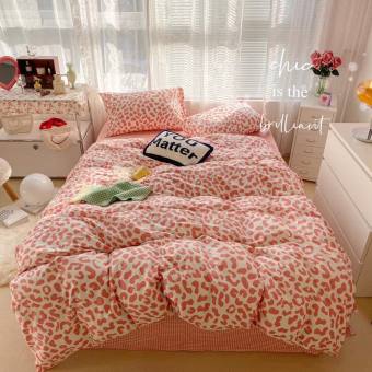 Bộ chăn ga gối cotton Poly họa tiết da báo hồng, gồm 4 món ga trải giường, vỏ chăn và 2 vỏ gối nằm