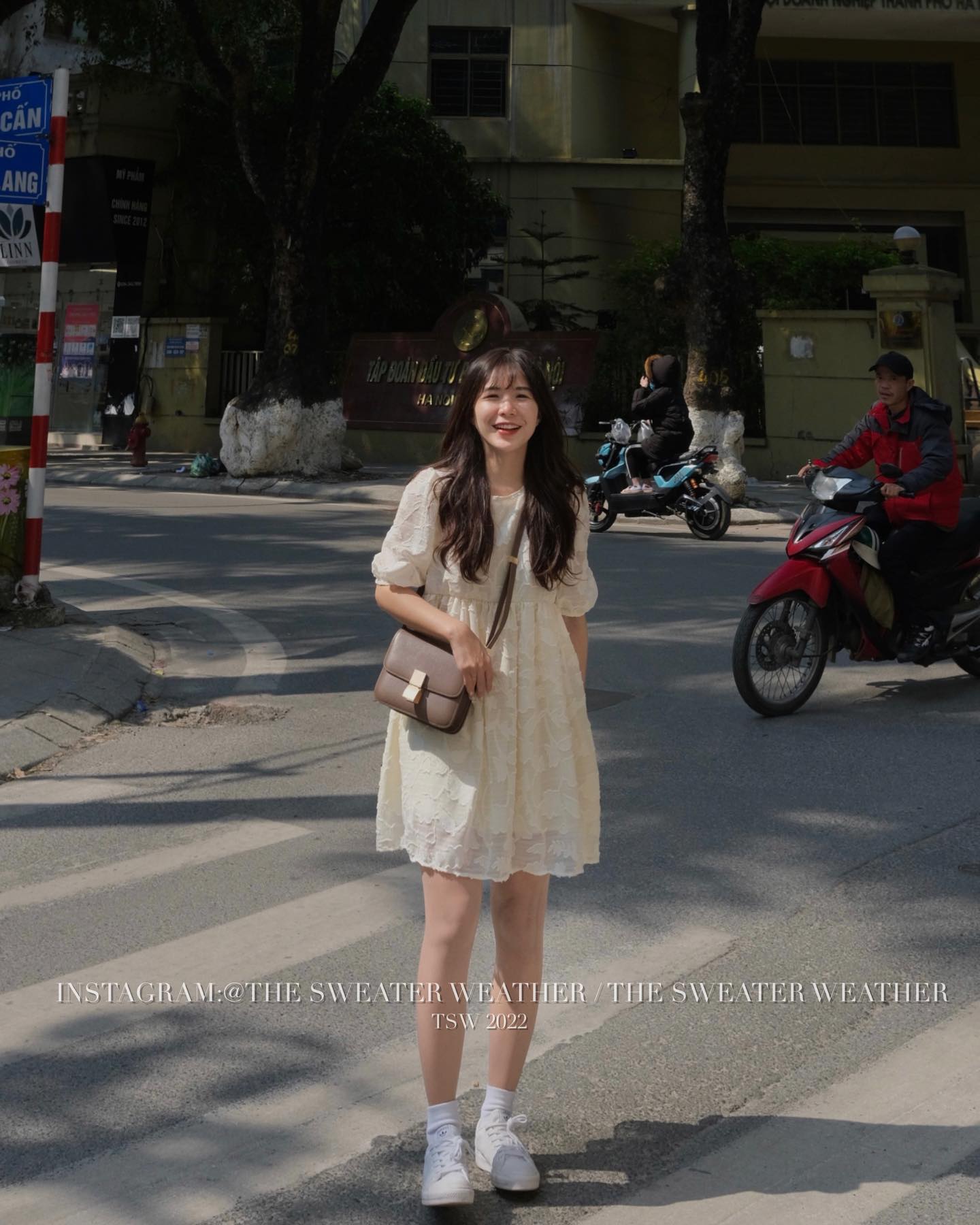 Váy kiểu Hàn Quốc V.097, Váy babydoll be 2 lớp cổ tròn tay phồng thắt nơ lưng họa tiết ren nổi cực xinh