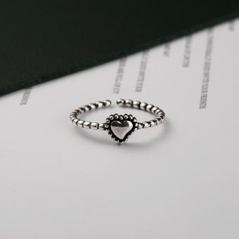 Nhẫn bạc trái tim màu bạc thái xinh xắn