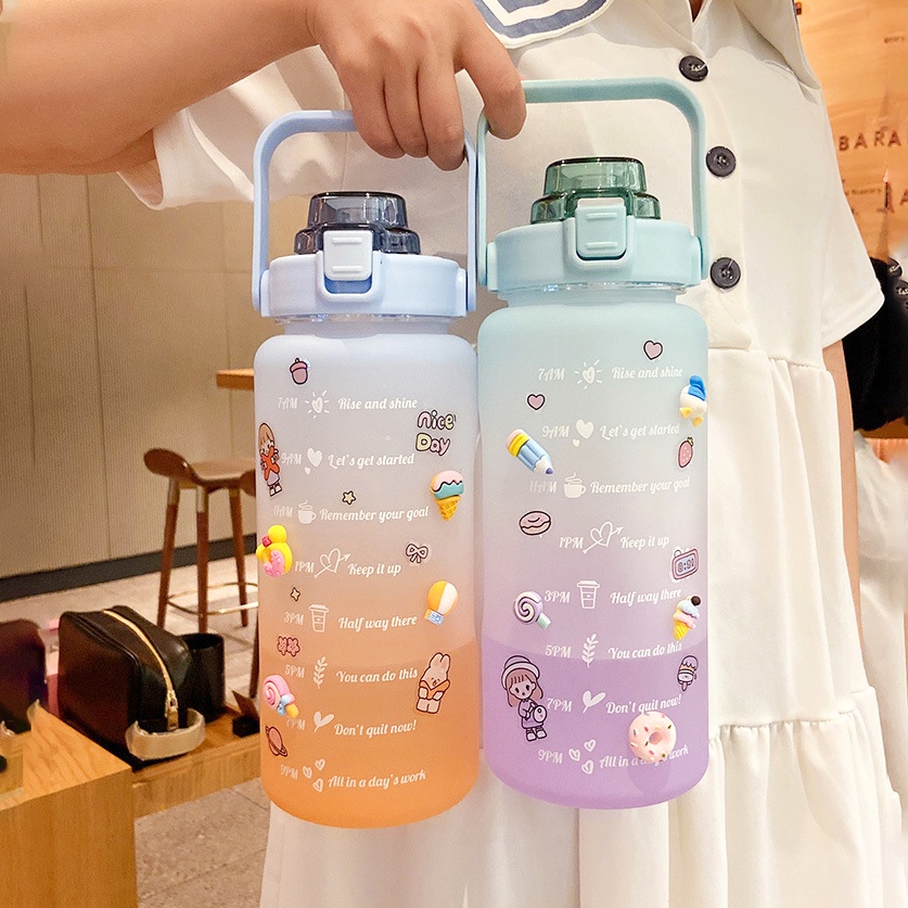 Bình đựng nước 2 lít có vạch chia giờ nhắc nhở uống nước