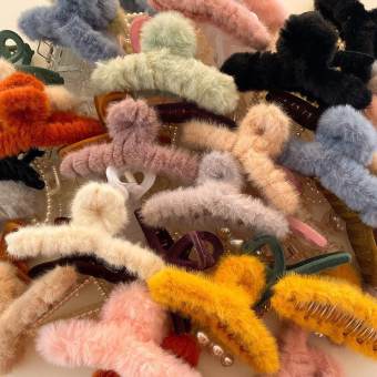 Kẹp tóc phối lông nhung thời trang Hàn Quốc xinh xắn